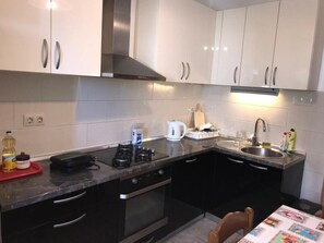 Apartment | Private kitchen - Dubrovnik Rooms 2 - Double Room With Shared Bathroom 1 - 3 (Dubrovnik)