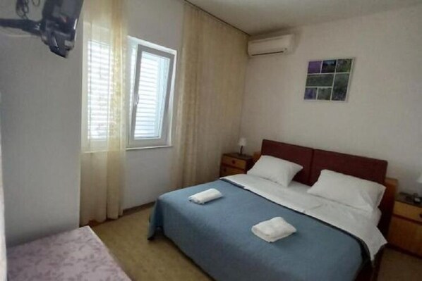 Apartment | 1 bedroom - Dubrovnik Rooms 2 - Double Room With Shared Bathroom 1 - 3 (Dubrovnik)