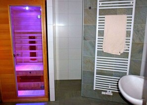 Apartment | Bathroom