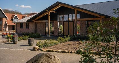 Beautiful Holiday Home With hot tub