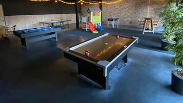 House | Game room