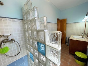 Bathroom - Belvilla by OYO La Barrigueta II (Cartagena)