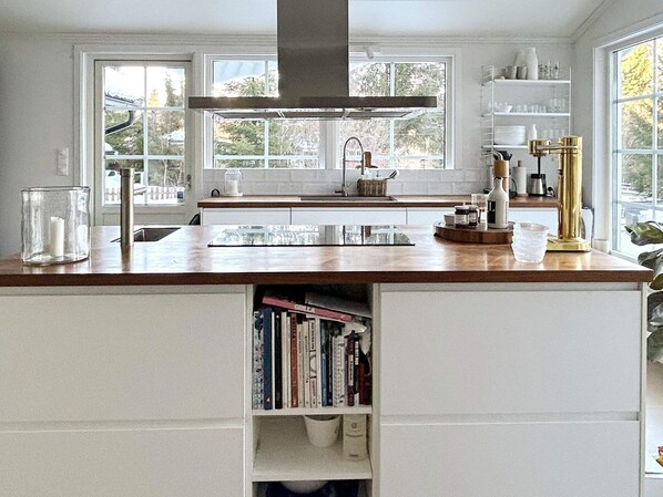 House | Private kitchen - 4 Star Holiday Home in Vintrosa (Vintrosa)