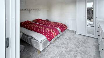 3 bedrooms, individually furnished
