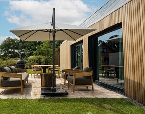 House | Outdoor dining - Holiday Home in Drenthe With Sauna (Appelscha)