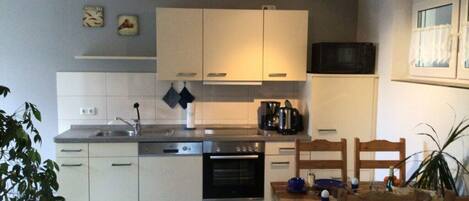 Hus | Eget kjøkken | Ovn, vannkoker og brødrister