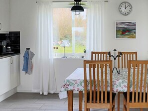 House | Dining - 5 Star Holiday Home in Steninge (Steninge)