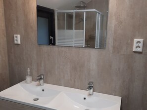 House | Bathroom - Ruckzugsort am Teich in Winterberg (Winterberg)