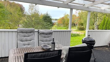 House | Outdoor dining