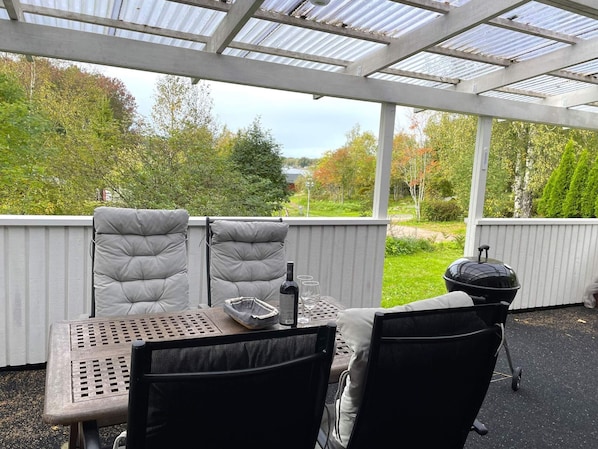 House | Outdoor dining