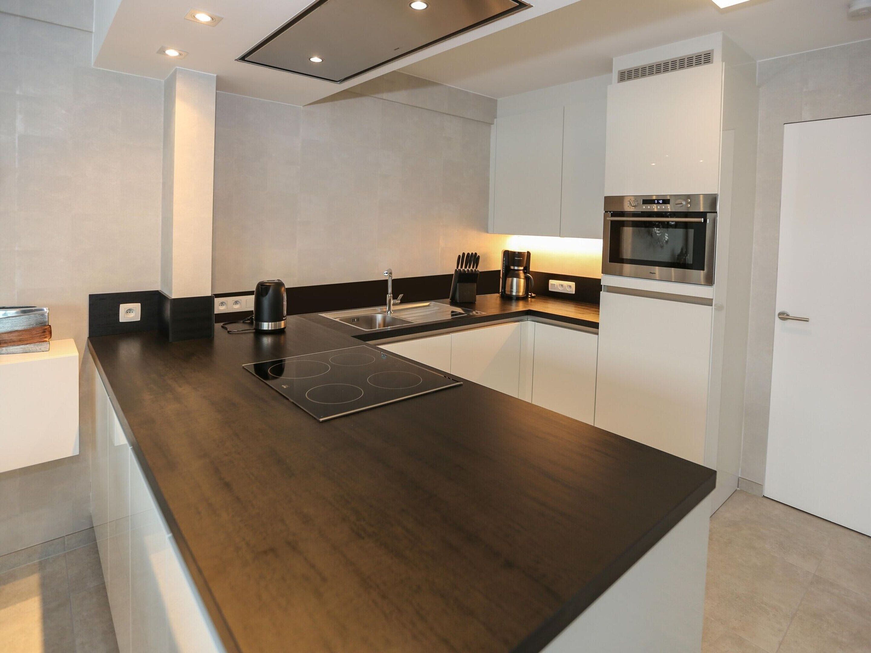 Apartment | Private kitchen | Electric kettle, toaster
