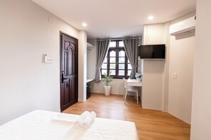 Premium bedding, down duvets, memory-foam beds, minibar - Cosmos Hotel Nha Trang (Nha Trang)