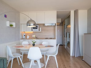 Apartment | Dining