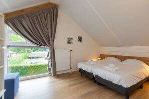 3 bedrooms, individually furnished, bed sheets - Holiday Home Near Beach Burgh-haamstede (Burgh-Haamstede)