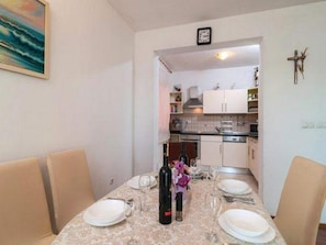 Apartment | Dining - Apartment Stipic Omis - Three Bedroom Apartment With Terrace (Omis)