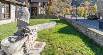 Stone Home in Benasque Near Scenic Lake