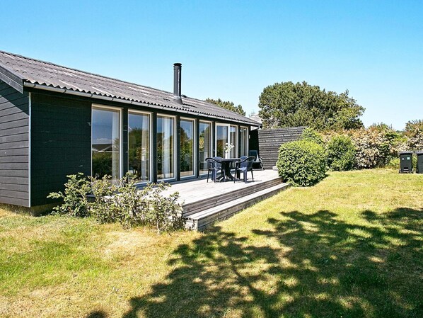 House | Outdoor dining - 6 Person Holiday Home in Hesselager (Hesselager)
