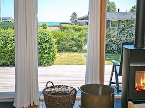 House | Dining - 6 Person Holiday Home in Hesselager (Hesselager)