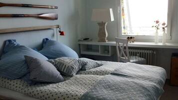 House | 1 bedroom, individually furnished, iron/ironing board