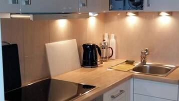 House | Private kitchen | Electric kettle, toaster