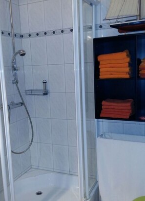 House | Bathroom - Sea View Modern Retreat (Gluecksburg)