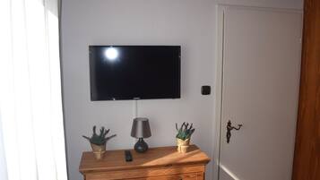 House | 2 bilik tidur, dilengkapkan perabot secara berasingan, cadar katil