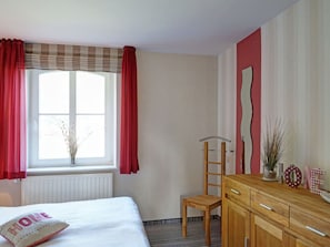 Apartment | 1 bedroom, individually furnished, iron/ironing board - Holiday Apartment "kati" (Lancken-Granitz)