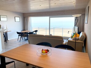 Apartment | Dining - Attic Apartment in Nieuwpoort by the Beach (Nieuwpoort)