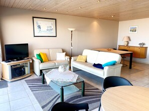 Apartment | Living room - Attic Apartment in Nieuwpoort by the Beach (Nieuwpoort)