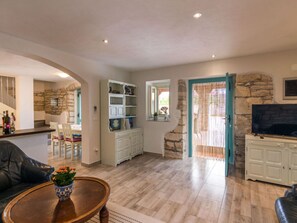 Living area - Villa Lamusica Comfortable Holiday Residence (Svetvincenat)