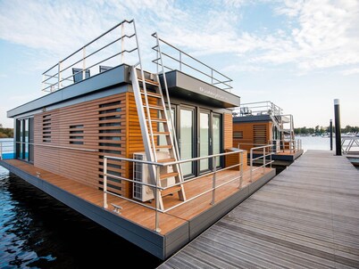 Houseboat in Netherlands Near Holiday Park