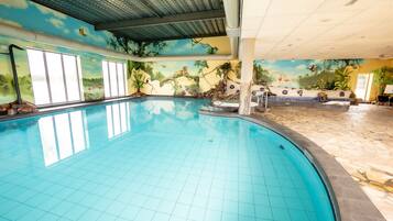 Mobile Home | Pool | Indoor pool, outdoor pool