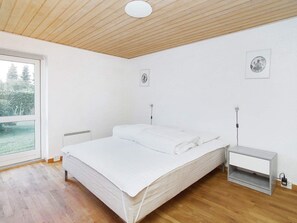 3 bedrooms, individually furnished - 6 Person Holiday Home in Gilleleje (Gilleleje)