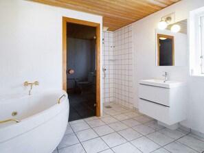 Bathroom - 6 Person Holiday Home in Gilleleje (Gilleleje)
