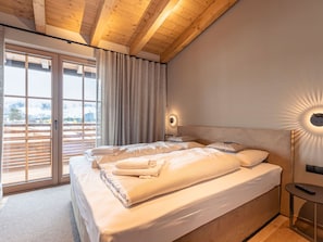 3 habitaciones y muebles diferentes 