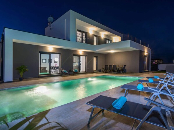 Villa | Pool