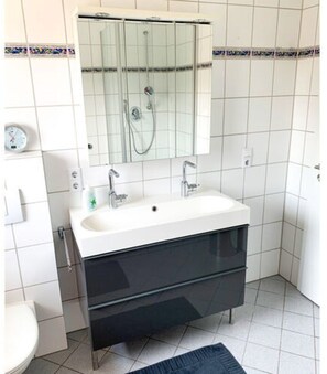 Apartment | Bathroom