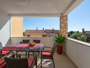 Dining - Nada Comfortable Holiday Residence (Vodnjan)