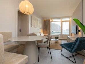 Apartment | Dining
