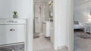 Ảnh chưa phân loại, 3 trong số 23 ảnh, nút