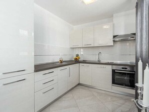 Casa | Cucina privata | Macchina per tè/caffè, frigorifero, forno, lavastoviglie