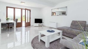 Ảnh chưa phân loại, 4 trong số 23 ảnh, nút