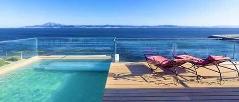 Apartment | Pool | Outdoor pool