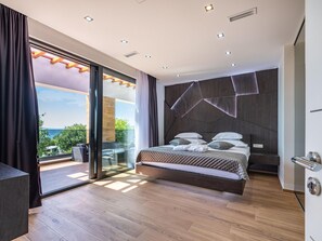 Villa | 4 sovrum, unika möbler och strykjärn/strykbräda