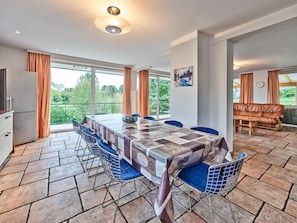 House | Dining - Geschmackvolles Ferienhaus mit Privatem Pool (Hellenthal)