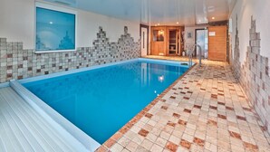 Rumah | Kolam renang | Kolam renang indoor dan kolam renang outdoor