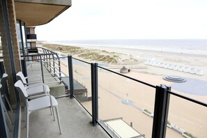 Apartment | Balcony - Apartment in Nieuwpoort Near the Beach (Nieuwpoort)