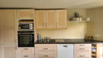 House | Private kitchen | Electric kettle, toaster