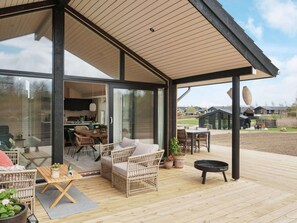 House | Outdoor dining
