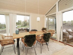 Dining - 5 Star Holiday Home in Horve (Follenslev)